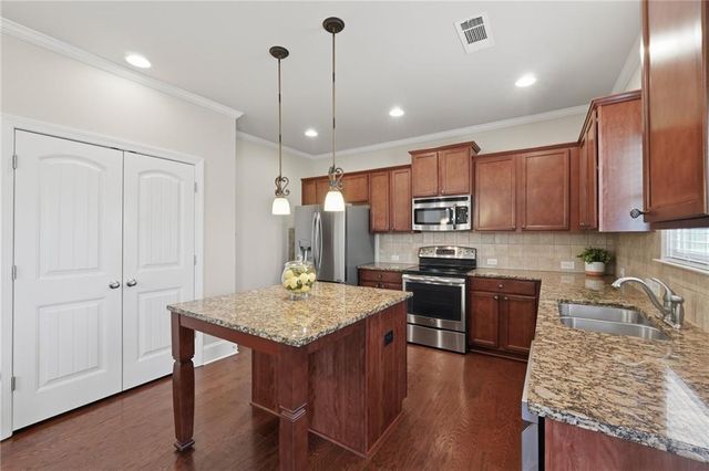 7425 Whistling Duck Way, Flowery Branch, GA 30542