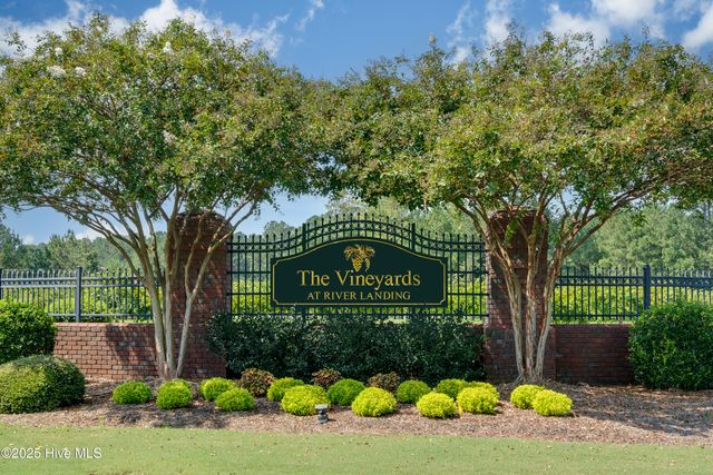 210 Cedar Point Drive, Wallace, NC 28466