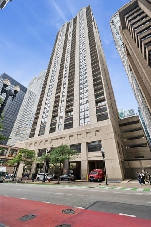 200 N Dearborn Street 2402, Chicago, IL 60601