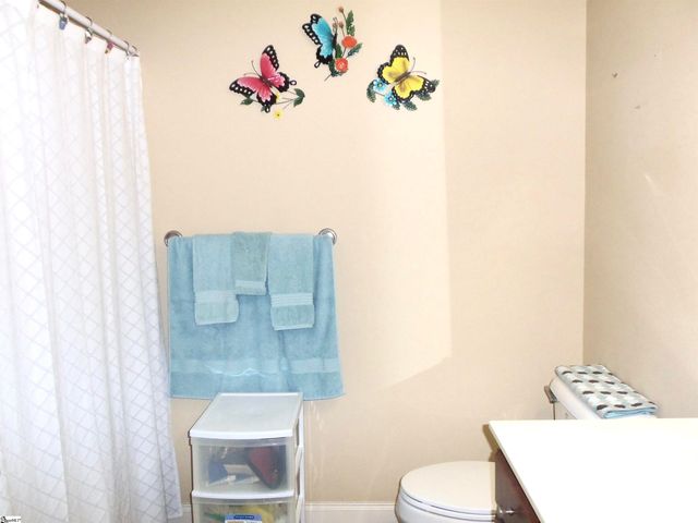 387 Bright Farm Road, Duncan, SC 29334