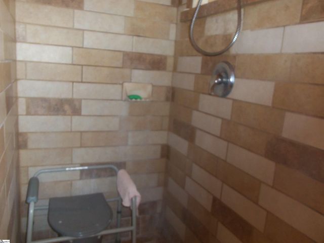 387 Bright Farm Road, Duncan, SC 29334