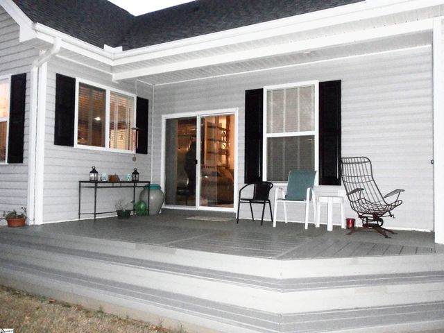 387 Bright Farm Road, Duncan, SC 29334