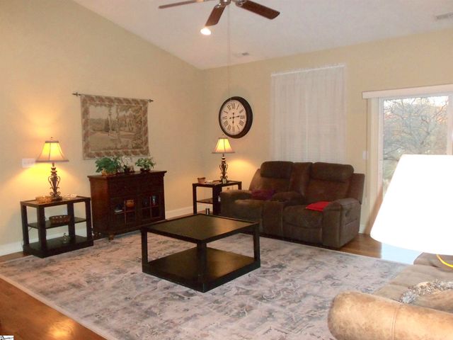 387 Bright Farm Road, Duncan, SC 29334