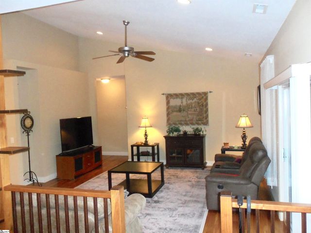 387 Bright Farm Road, Duncan, SC 29334