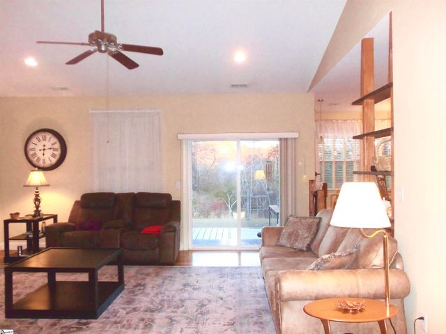 387 Bright Farm Road, Duncan, SC 29334