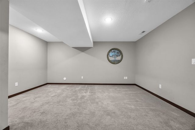 515 Majestic Oak Court, Solon, IA 52333