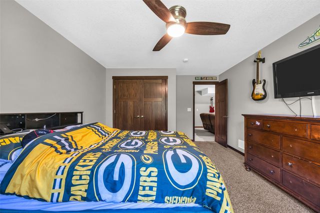 515 Majestic Oak Court, Solon, IA 52333