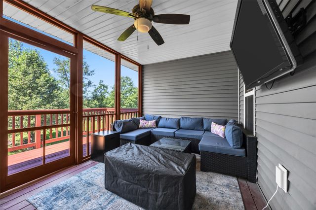 515 Majestic Oak Court, Solon, IA 52333