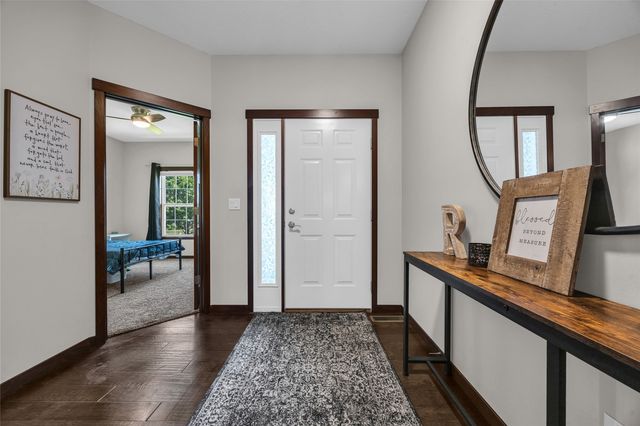515 Majestic Oak Court, Solon, IA 52333