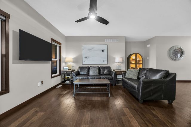 515 Majestic Oak Court, Solon, IA 52333
