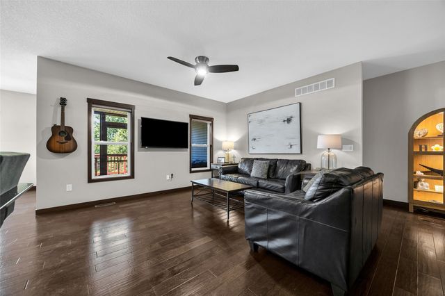 515 Majestic Oak Court, Solon, IA 52333
