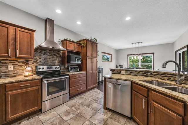 515 Majestic Oak Court, Solon, IA 52333