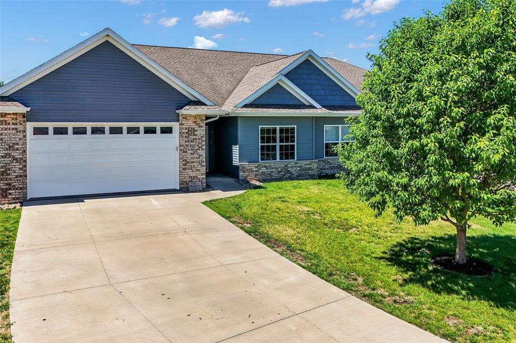 515 Majestic Oak Court, Solon, IA 52333