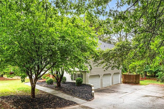 105 Leyland Court, Fayetteville, GA 30215