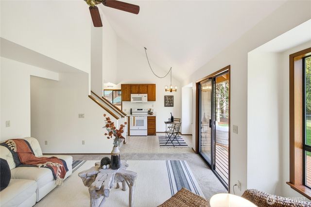 23927 SE 238th St., Maple Valley, WA 98038