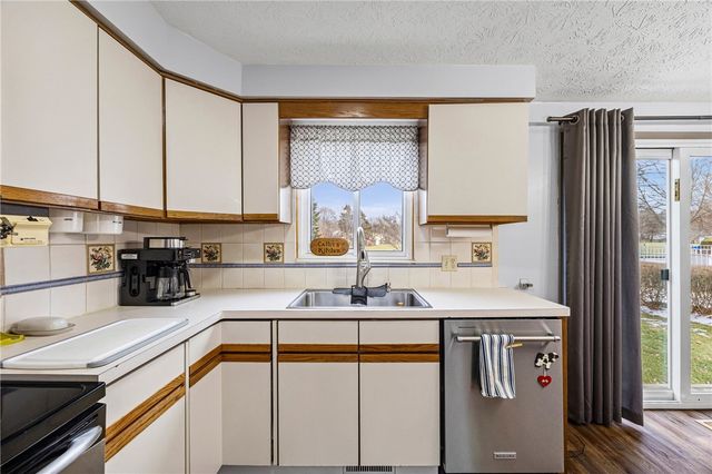 842 Independence Drive, Webster, NY 14580