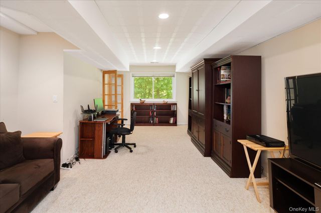 134 Bayberry Close, Chappaqua, NY 10514
