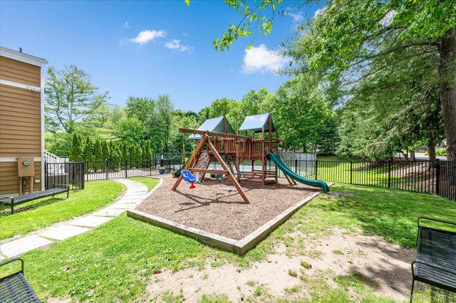 134 Bayberry Close, Chappaqua, NY 10514
