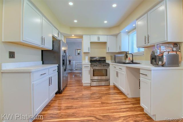 25168 Goddard Road, Taylor, MI 48180