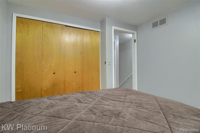 25168 Goddard Road, Taylor, MI 48180