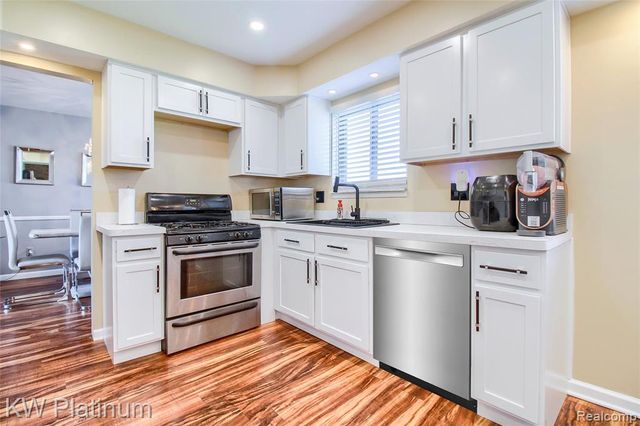 25168 Goddard Road, Taylor, MI 48180