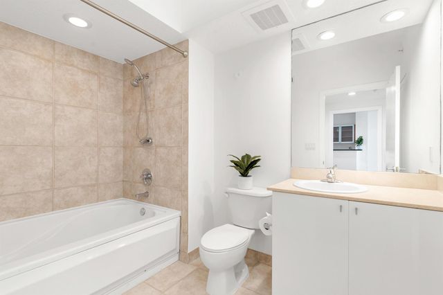 1551 N Flagler Drive 910, West Palm Beach, FL 33401