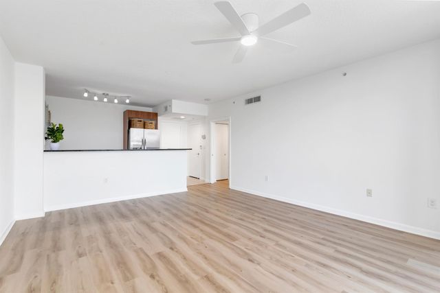 1551 N Flagler Drive 910, West Palm Beach, FL 33401