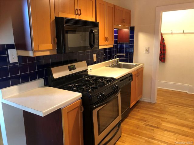 1 Greenridge Avenue D2, White Plains, NY 10605