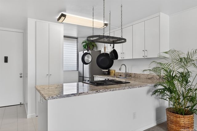 1128 Ala Napunani Street 1703, Honolulu, HI 96818