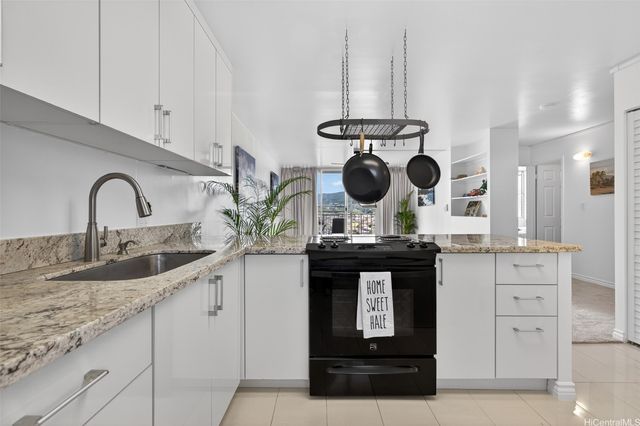 1128 Ala Napunani Street 1703, Honolulu, HI 96818
