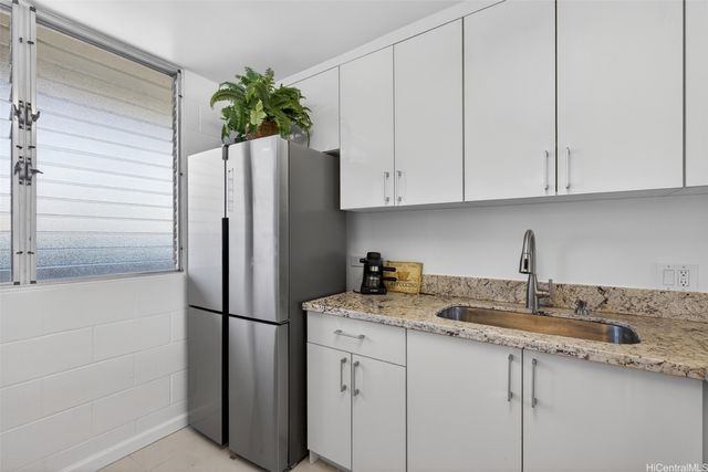 1128 Ala Napunani Street 1703, Honolulu, HI 96818