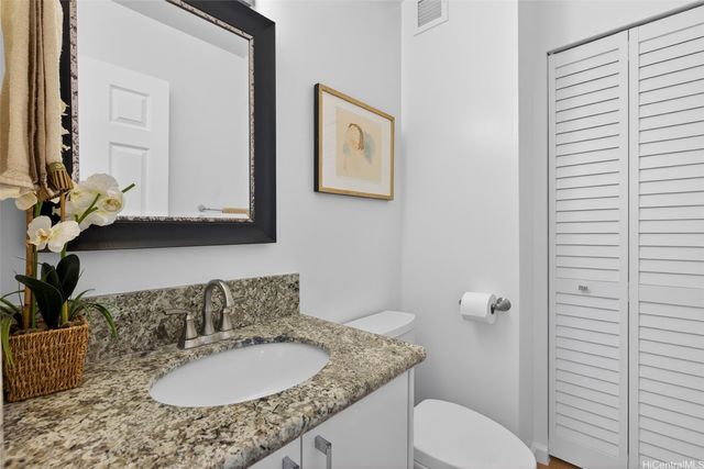 1128 Ala Napunani Street 1703, Honolulu, HI 96818