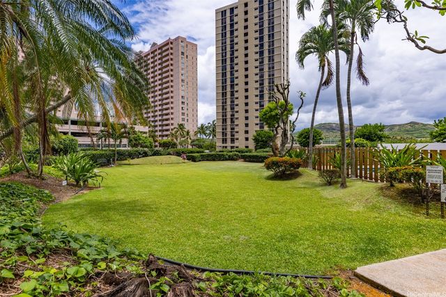 1128 Ala Napunani Street 1703, Honolulu, HI 96818