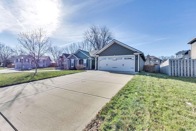 919 E 8th Circle, Kearney, MO 64060