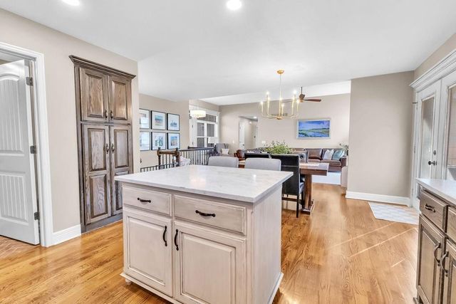 919 E 8th Circle, Kearney, MO 64060