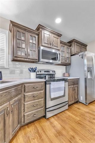 919 E 8th Circle, Kearney, MO 64060