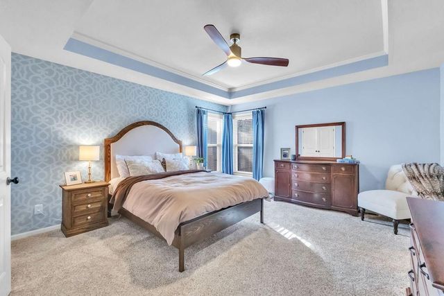 919 E 8th Circle, Kearney, MO 64060