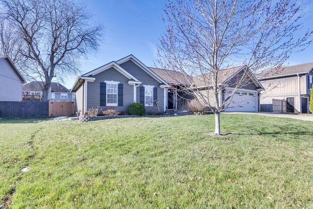919 E 8th Circle, Kearney, MO 64060