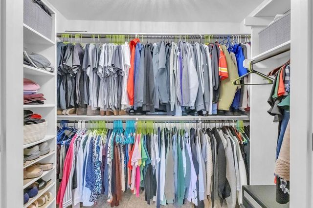 919 E 8th Circle, Kearney, MO 64060