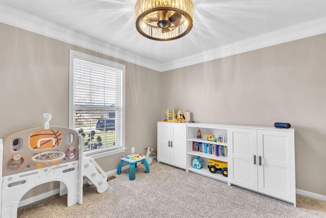 919 E 8th Circle, Kearney, MO 64060