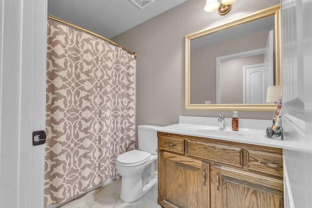 919 E 8th Circle, Kearney, MO 64060