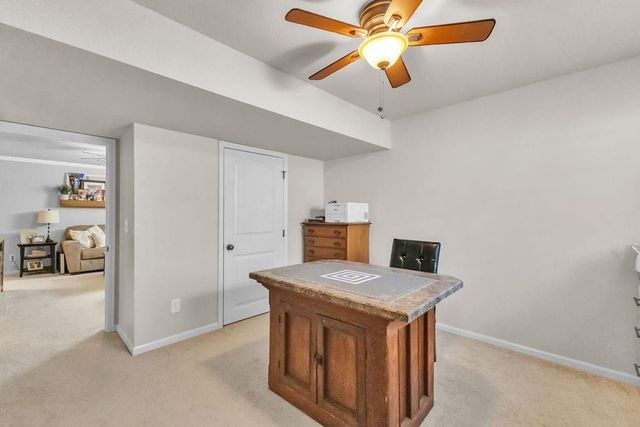 919 E 8th Circle, Kearney, MO 64060