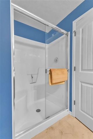 919 E 8th Circle, Kearney, MO 64060