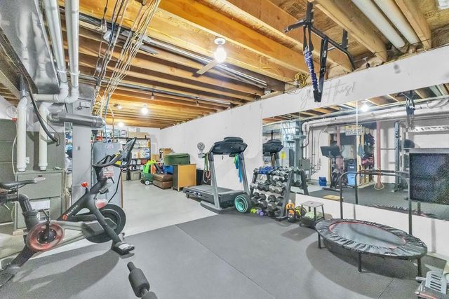 919 E 8th Circle, Kearney, MO 64060