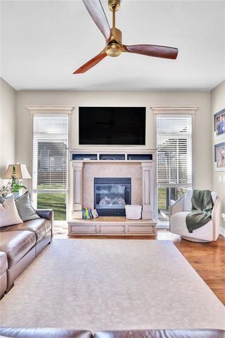 919 E 8th Circle, Kearney, MO 64060