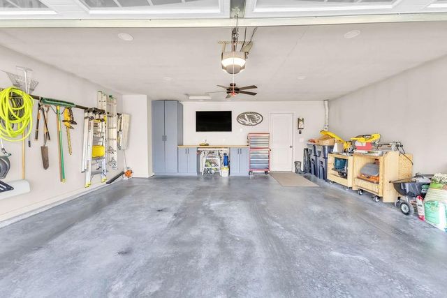 919 E 8th Circle, Kearney, MO 64060