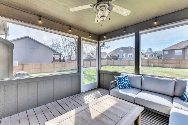 919 E 8th Circle, Kearney, MO 64060