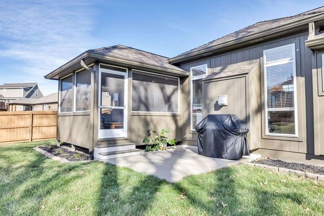 919 E 8th Circle, Kearney, MO 64060