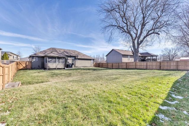 919 E 8th Circle, Kearney, MO 64060