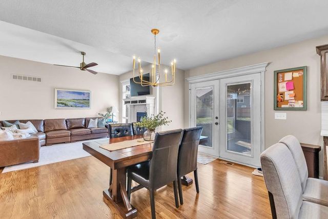 919 E 8th Circle, Kearney, MO 64060